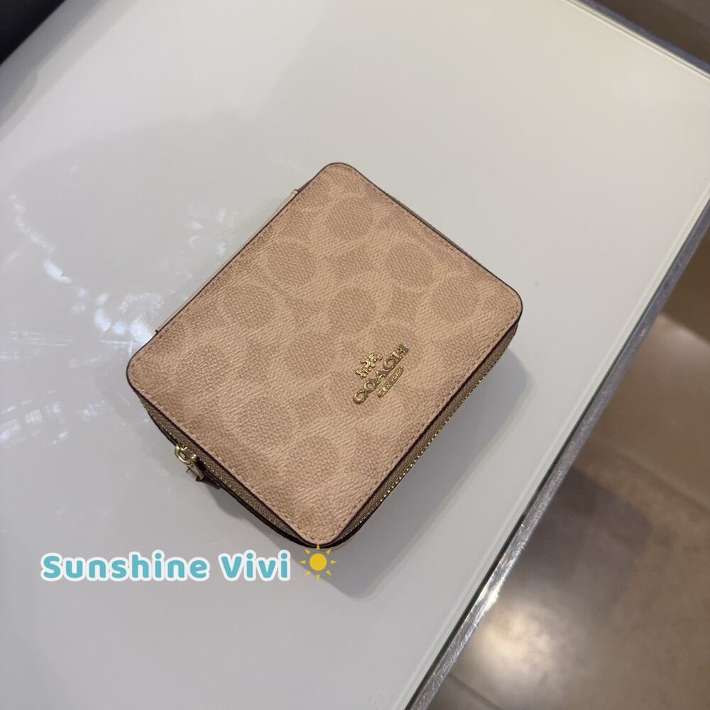 NWT Coach Large Jewelry Box CZ199 Signature Canvas/Leather IM/Sand/Chalk